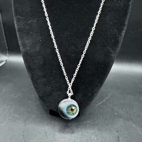 Gothic Green Eyeball Pendant Necklace Halloween Witchy evil eye 22 inches - Picture 2 of 11